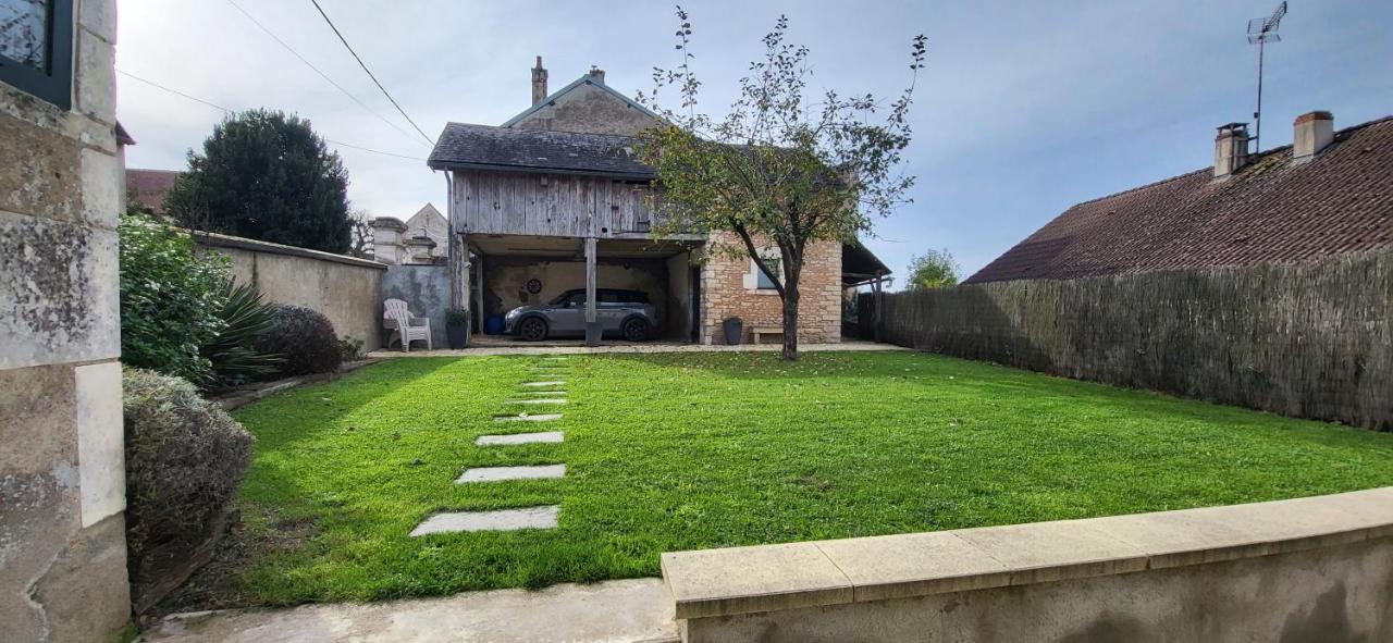 Le Gite Des Jardins Entrains-sur-Nohain Екстер'єр фото